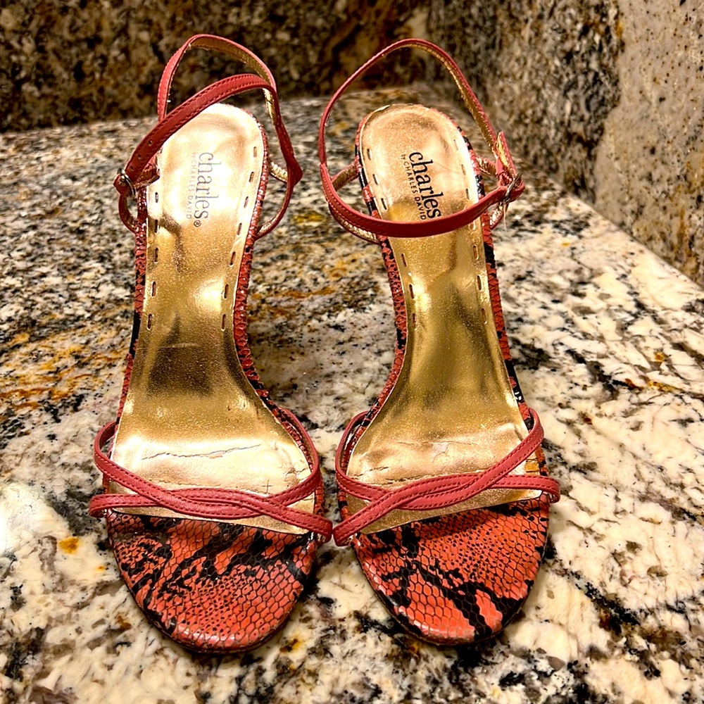Charles by Charles David pink snake skin heels size 9
